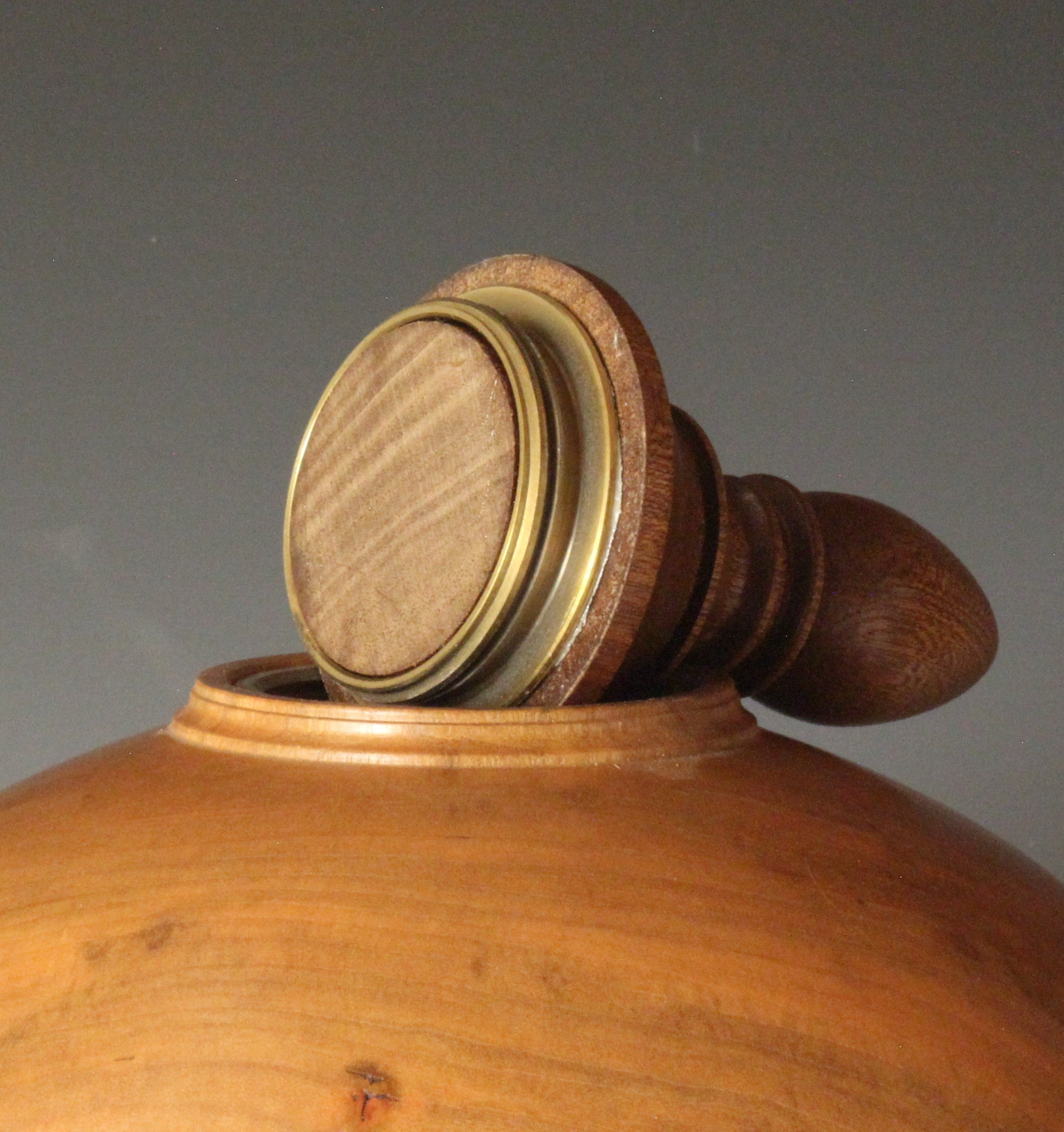 Maple Urn with Wenge top UR-02