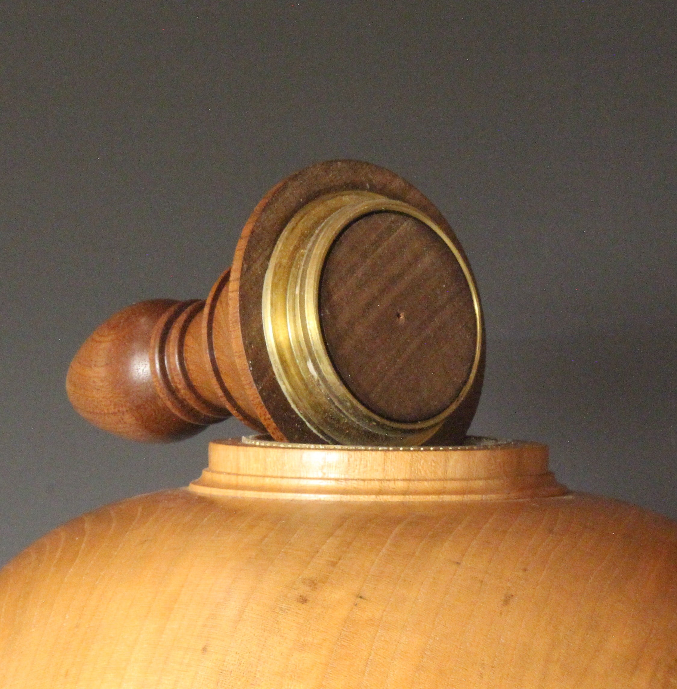 Maple Urn with Wenge top UR-03
