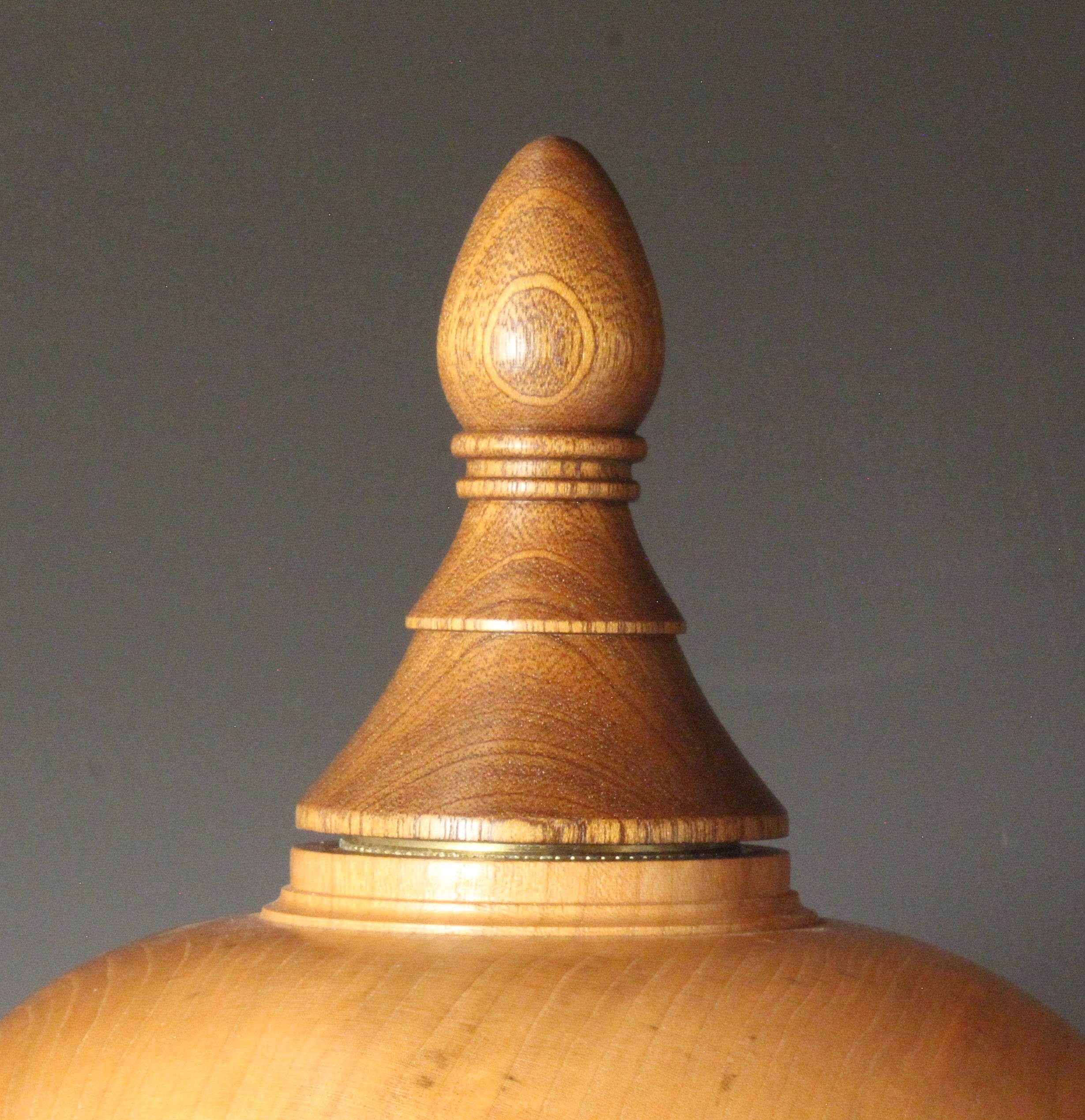 Maple Urn with Wenge top UR-03